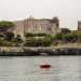 Furono infine i Cavalieri di Malta a trasformarlo in castello vero e proprio, con tanto di cinta muraria e fossato. Si tratta infatti di una struttura fortificata, a pianta rettangolare, su cui fanno capolino alcune torrette che ruotano attorno al cortile interno